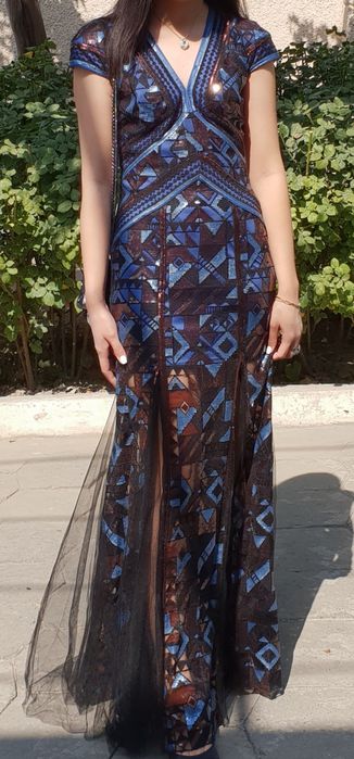 Платье бренда TADASHI