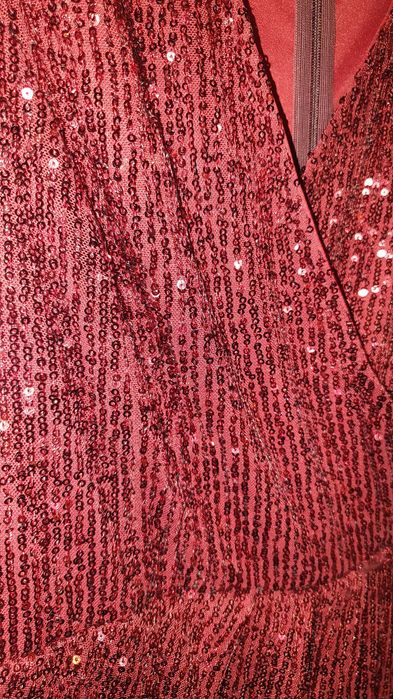 Продается женское красное платье. Турция. 46 размер.