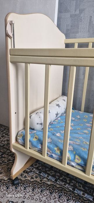 Продам детскую кроватку