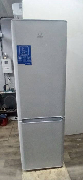 Продам рабочий холодильник