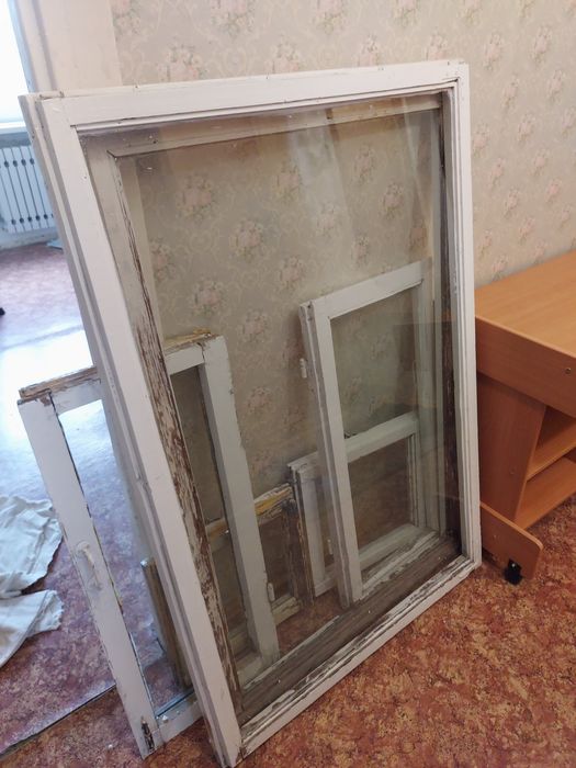 Оконные стекла отдам бесплатно