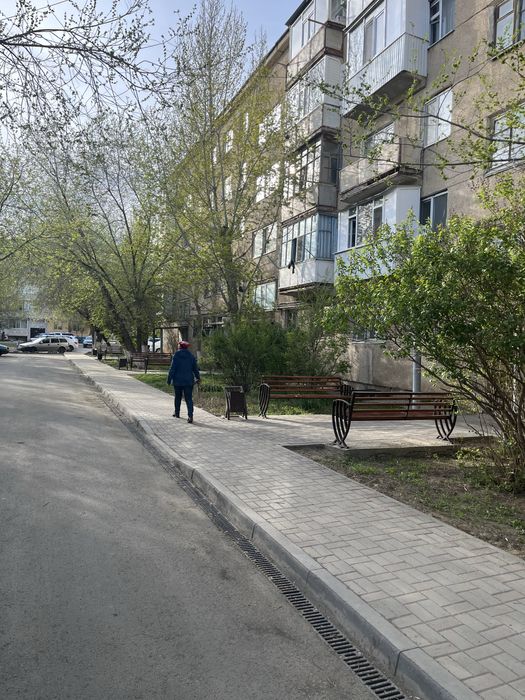 Продам квартиру центр 8мкр