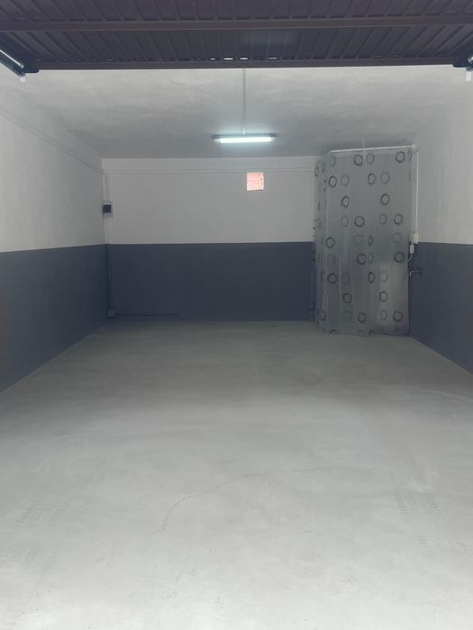 Garaj Spațios 29 mp cu CF – Utilități Proprii (Apă, Canal, Curent)