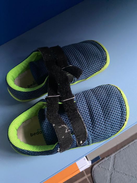 Боси обувки и пантофи за деца