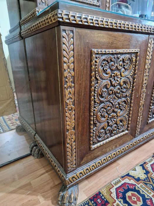 Vanzare mobila de living stil Florentin lemn de nuc