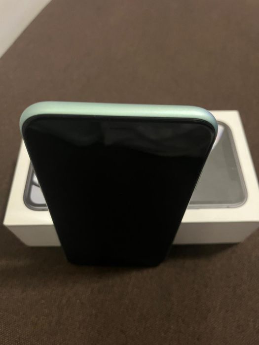 Vand iphone 11 liber de retea 64G