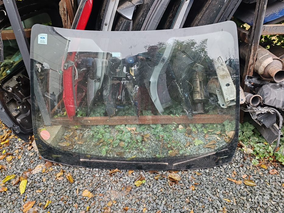 Parbriz încălzit Ford Kuga 800lei ofer montaj