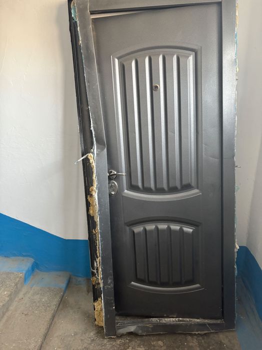 Дверь на металлолом