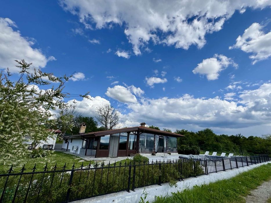 Къща за гости на брега на язовир Йовковци Еленски балкан