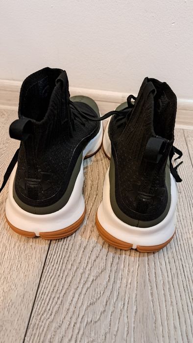 Adidasi Under Armour