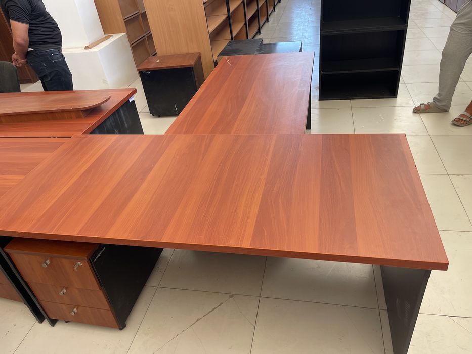 Офис учун стол