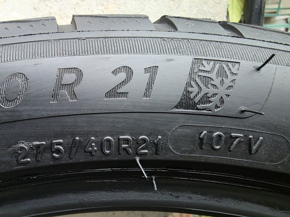 Vând două anvelope de iarna michelin pilot alpin 275 40 21 dot 3521