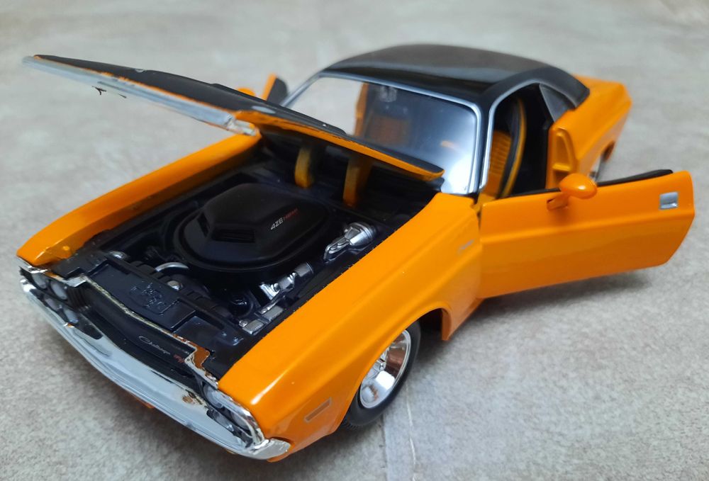 Машинка модель коллекционная