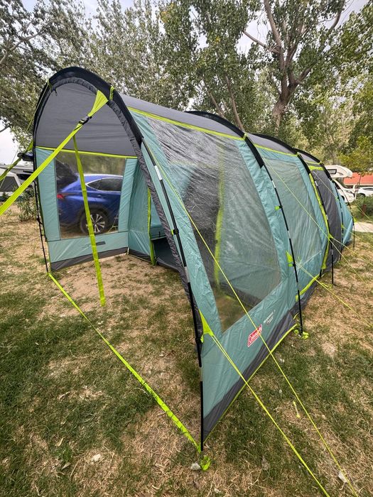 Cort Coleman Meadowood 4 Long Blackout – spațios, ideal pentru familie