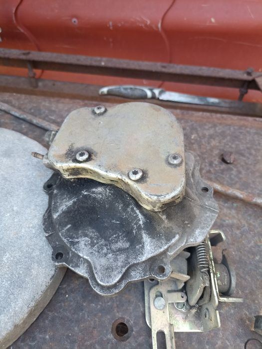 Продам запчасти на мерс