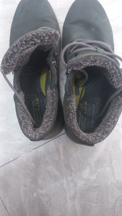 Продам срочно ботинки