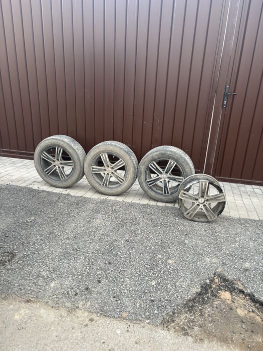 Титанка с шинамами ….