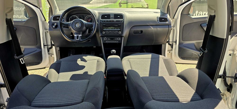Vw Polo R-line an 2014 motor 1200 cm3 diesel aer conditionat incalzire scaune
