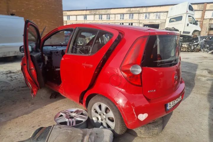 Dezmembrez Opel Agila 2, an 2008, motor 1.2 benzina K12B, 63kw, cutie de viteze manuala 5 trepte cod MFT ,  bara fata spate stop oglinda far usa portiera  stanga dreapta haion portbagaj brat etrier fuzeta