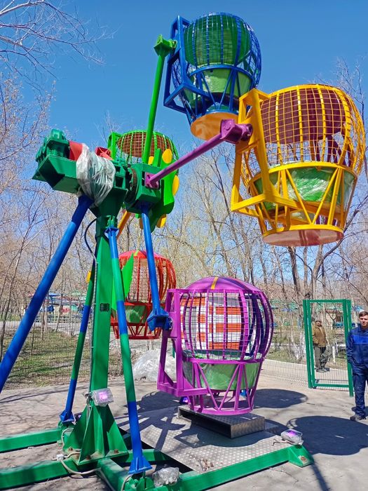 Продам карусель Ромашка