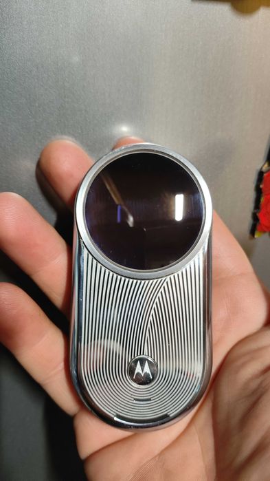 Motorola Aura R1