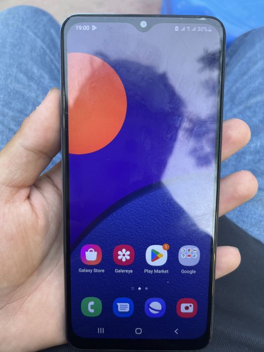 Samsung M12 sotiladi