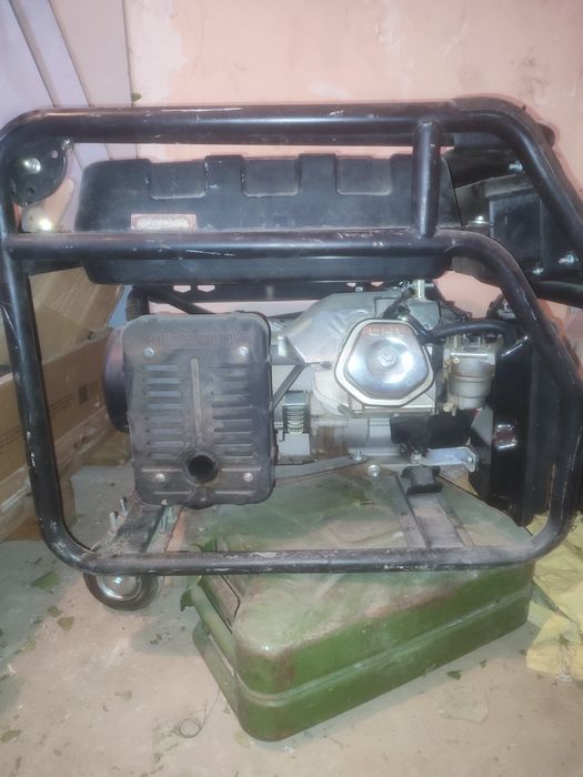 Бензиновый генератор ТЕН 9000Е