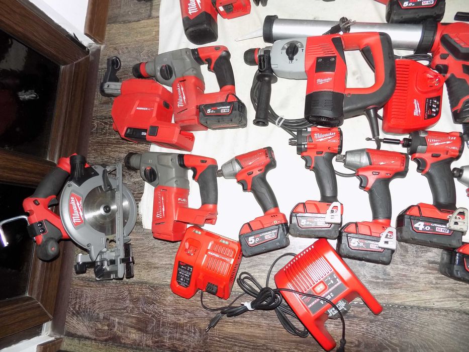 Scule Milwaukee 18V  si 12V , rotopercutor PLH 32XE