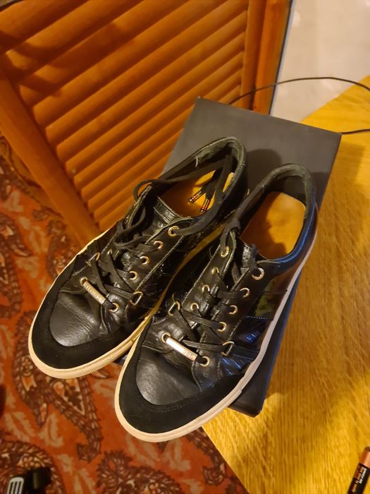 Продам хорошею обувь.