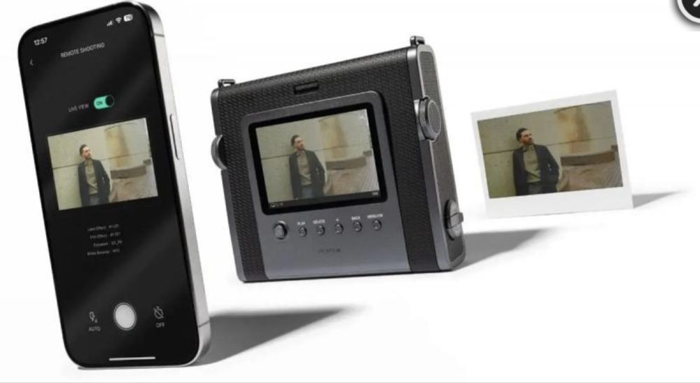 Моментен фотоапарат Fujifilm Instax Wide Evo