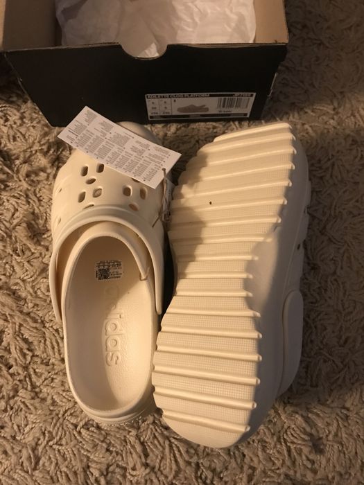 Vand crocs adidas noi