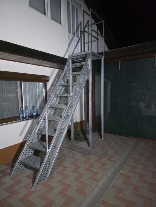 Scări zincate   ,