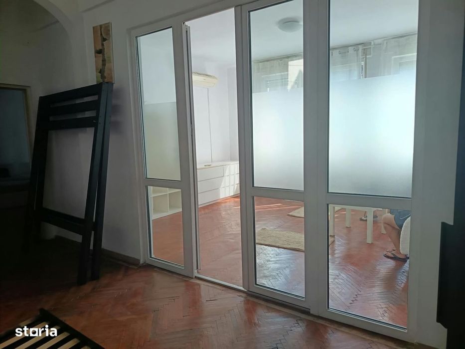 3 camere/ Armeneasca/renovat/ centrala proprie, A.C