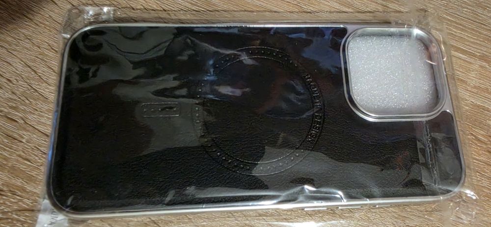 кейс за iPhone 16 pro max