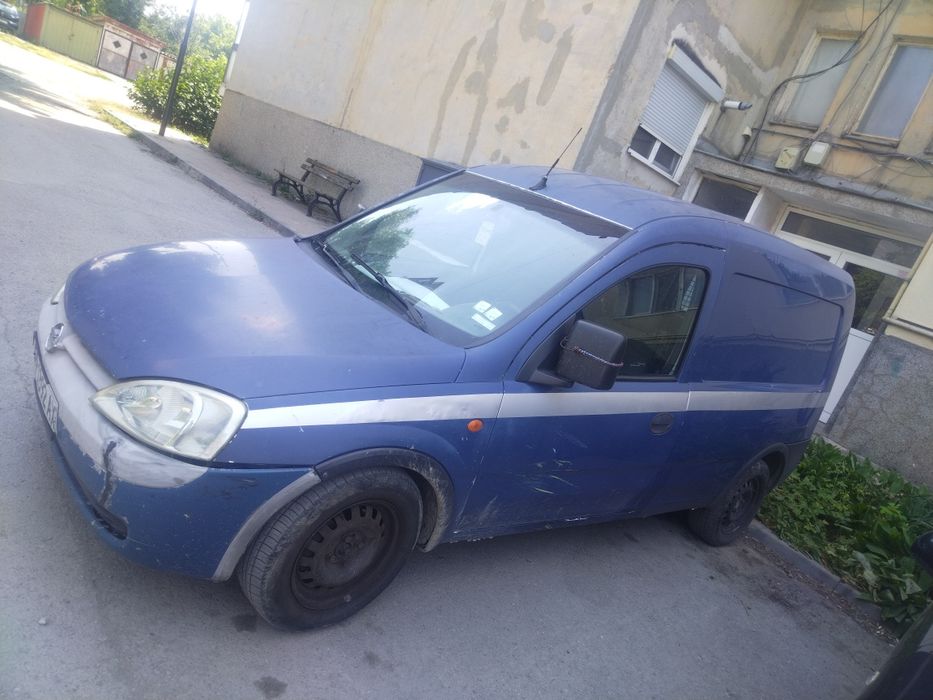 Продавам товарна баничарка OPEL COMBO 1.7 Isuzo мотор 
OPEL COMBO 1.7