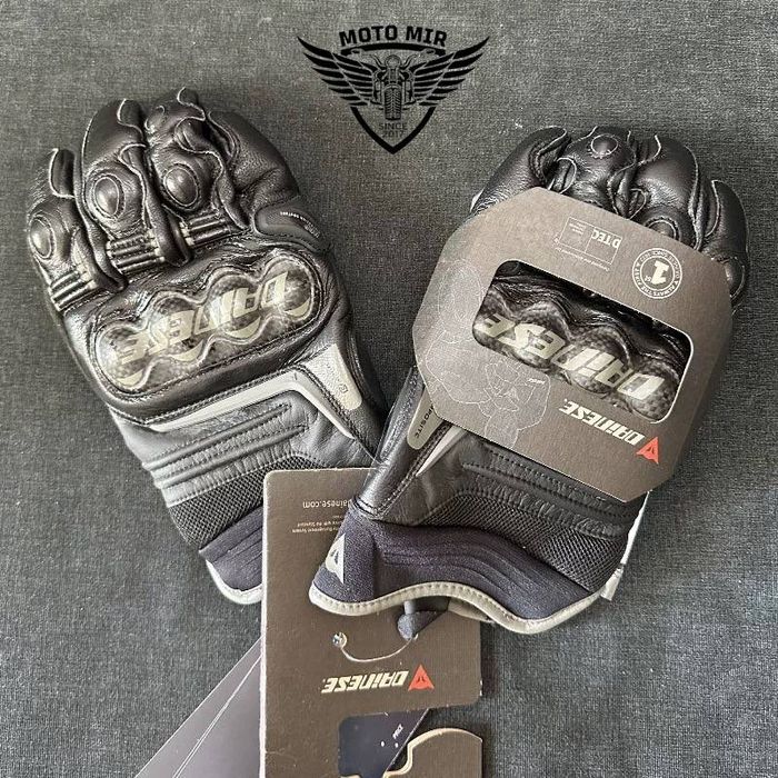 В наличии имеется  кожаные перчатки  DAINESE D-3 CARBON Качество