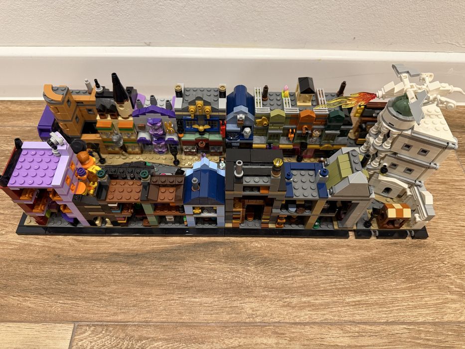 Lego 76444 Harry Potter Magazinele de pe Diagon Alley