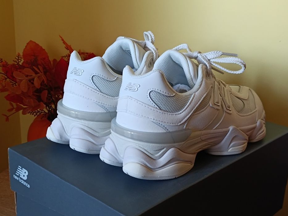 ОРИГИНАЛНИ! New Balance 9060 Triple White