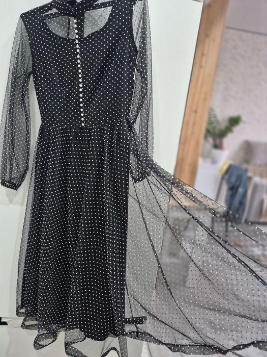 Вечернее платье шикарное.