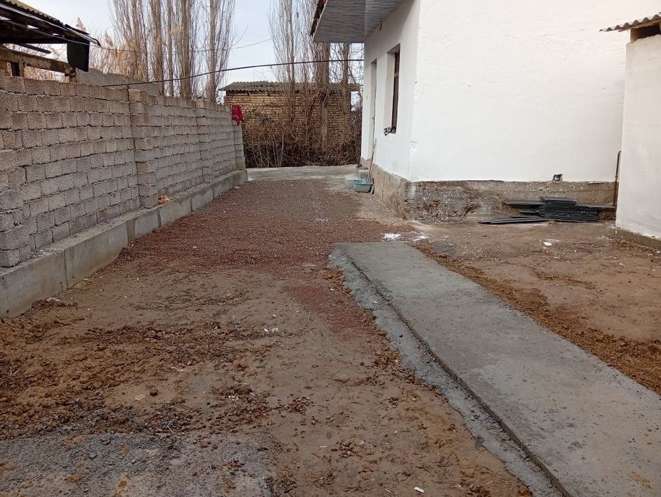 Янги курилган ховли