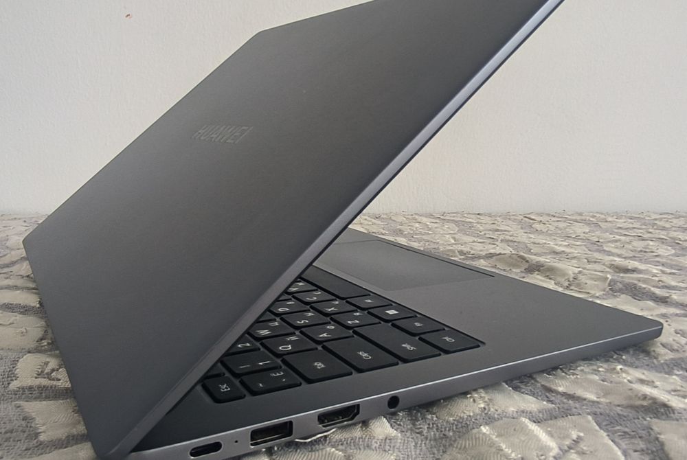 Huawei MateBook D14 / 16 ГБ / 512 ГБ SSD / Win 11