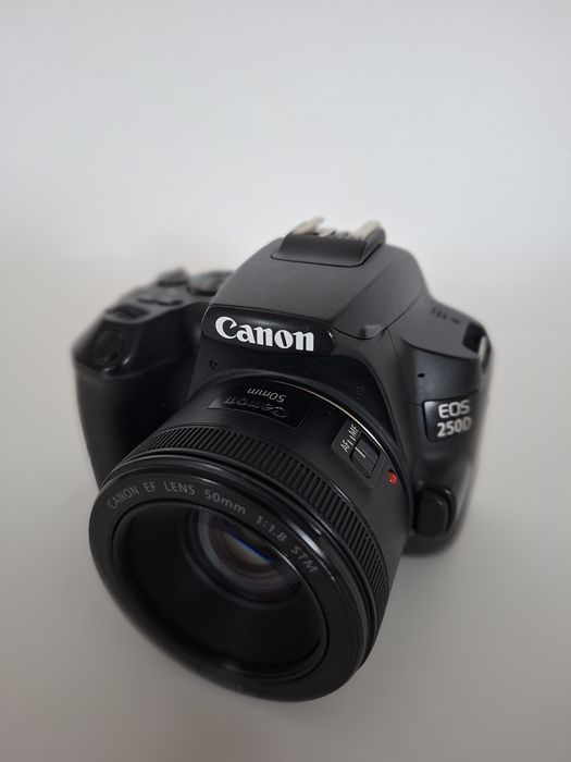 Aparat foto DSLR Canon Eos 250D + Obiectiv 50mm 1.8+filtru ND variabil
