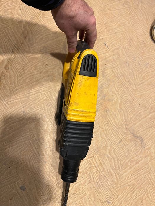 Bormasina Ciocan Rotopercutor, Dewalt DW005