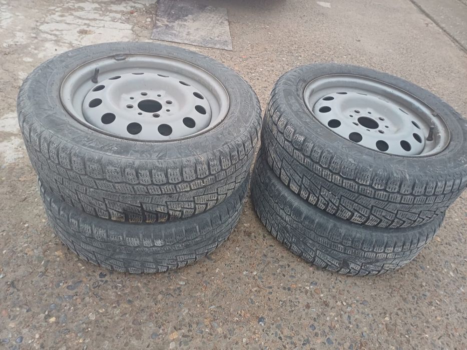 Продается Зимние шины R14