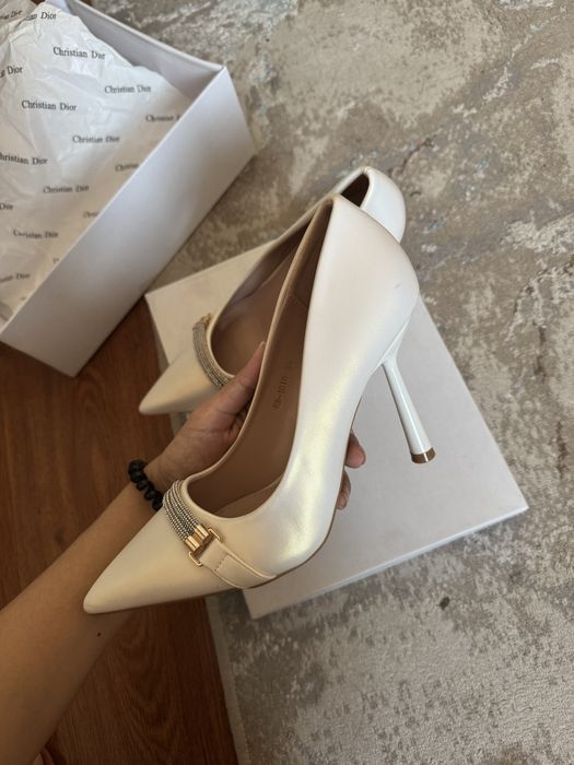 Туфли белые