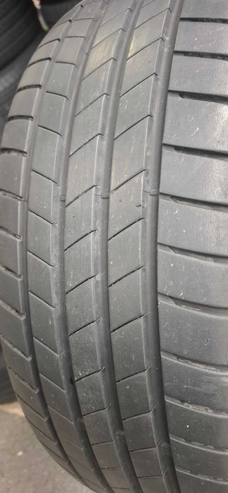 2бр. 205/55/16 Bridgestone 6.8mm грайфер, дот 21г. Безплатен монтаж
