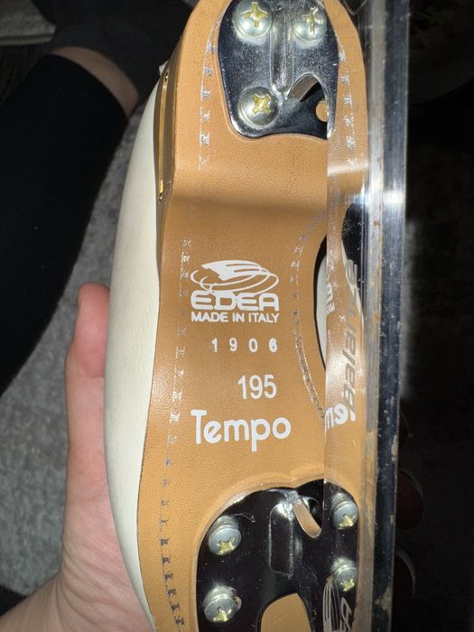 Фигурные коньки EDEA