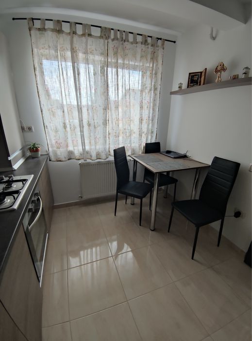 Apartament 3 camere chirie
