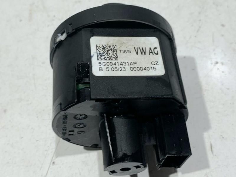 Bloc lumini Volkswagen Polo VI facelift AW 5G0941431AP cutie manuala -