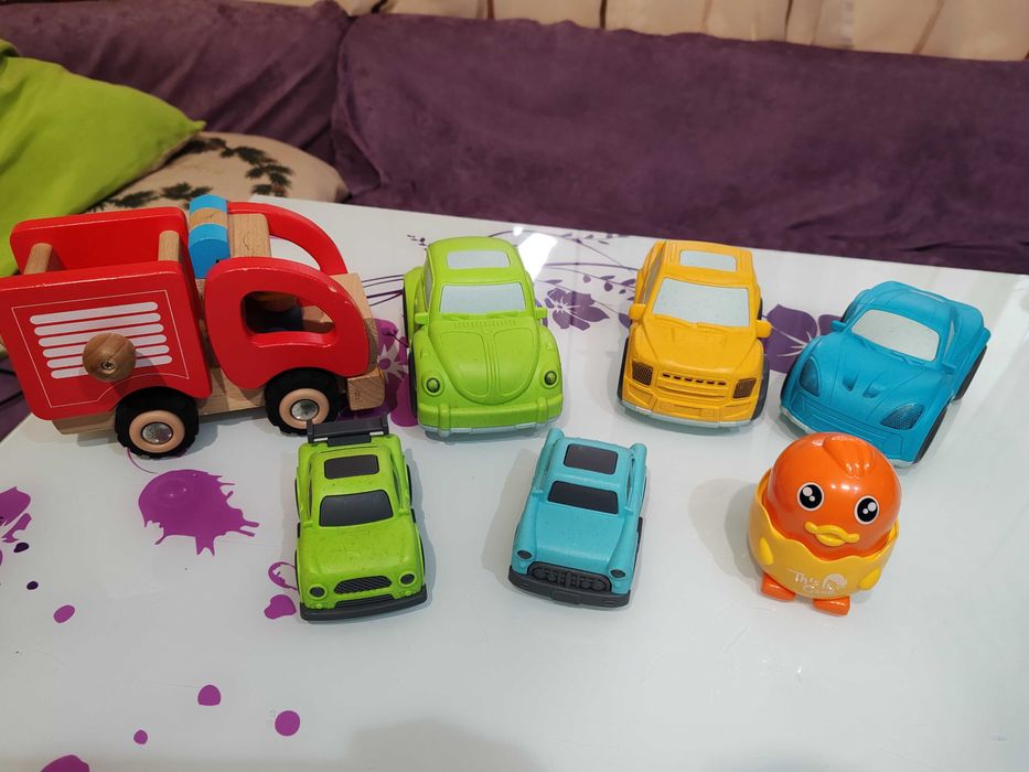 Детски играчки ( лотове ) повечето са купени от чужбина .